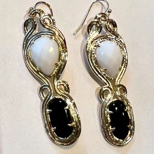 Kendra Scott drop earrings